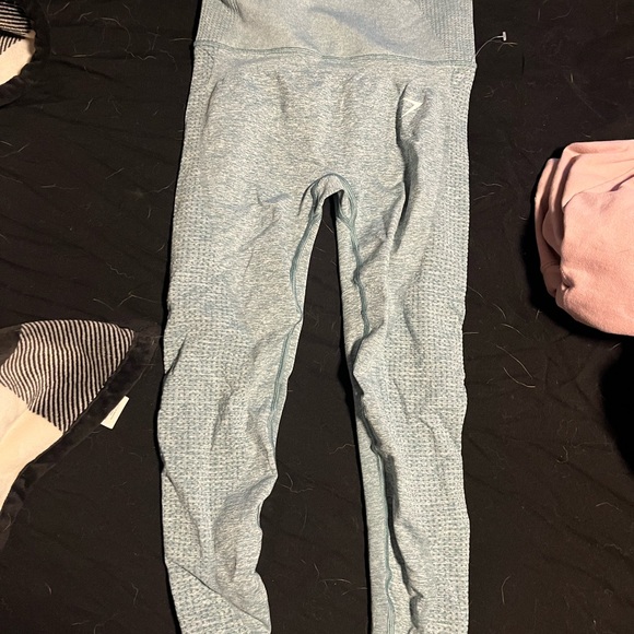 Gym shark bundle with 2 legging 1 shirt - Picture 3 of 3